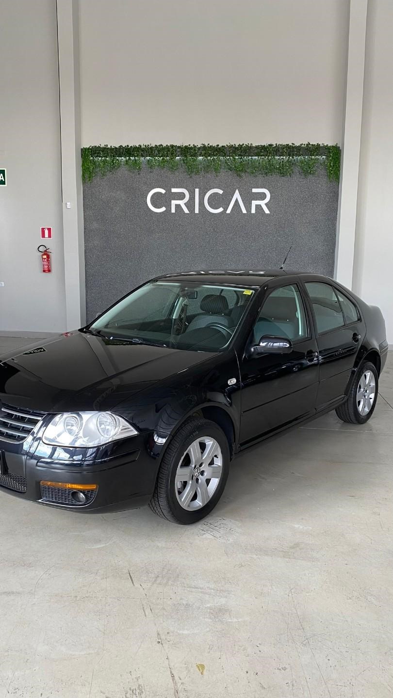 //www.autoline.com.br/carro/volkswagen/bora-20-8v-flex-4p-tiptronic/2009/arapongas-pr/23918632