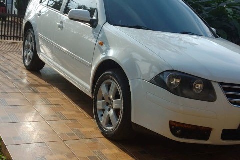 //www.autoline.com.br/carro/volkswagen/bora-20-8v-gasolina-4p-manual/2008/santiago-rs/24545133