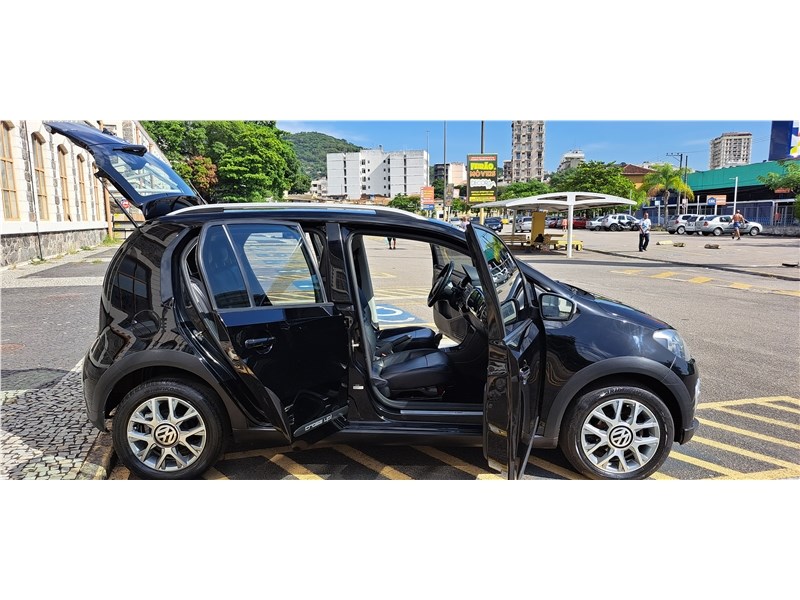 //www.autoline.com.br/carro/volkswagen/cross-up-10-12v-flex-4p-i-motion/2016/rio-de-janeiro-rj/24448025