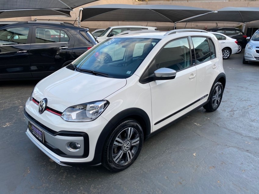 //www.autoline.com.br/carro/volkswagen/cross-up-10-tsi-12v-flex-4p-turbo-manual/2018/campinas-sp/24464308