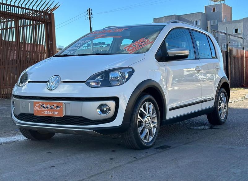 //www.autoline.com.br/carro/volkswagen/cross-up-10-bluemotion-12v-flex-4p-manual/2015/brasilia-df/25024676