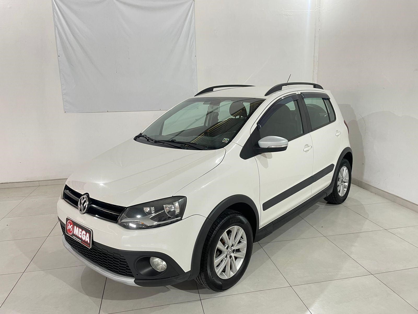 //www.autoline.com.br/carro/volkswagen/crossfox-16-8v-flex-4p-manual/2014/guaramirim-sc/22603561