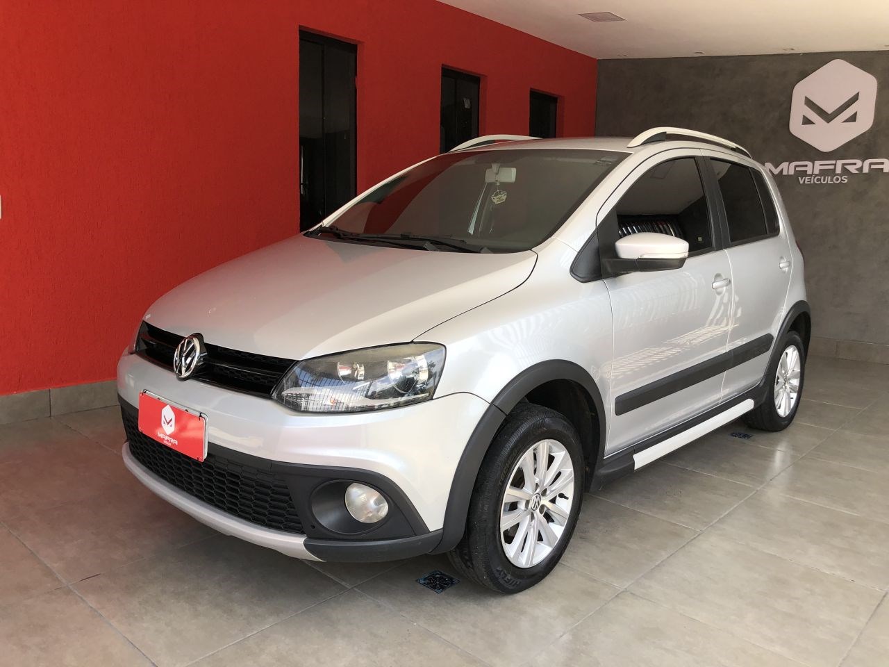 //www.autoline.com.br/carro/volkswagen/crossfox-16-8v-flex-4p-manual/2013/goiania-go/23507996