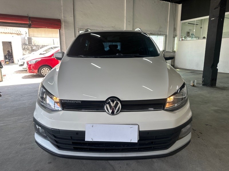 //www.autoline.com.br/carro/volkswagen/crossfox-16-8v-flex-4p-manual/2015/sao-pedro-da-aldeia-rj/23519749