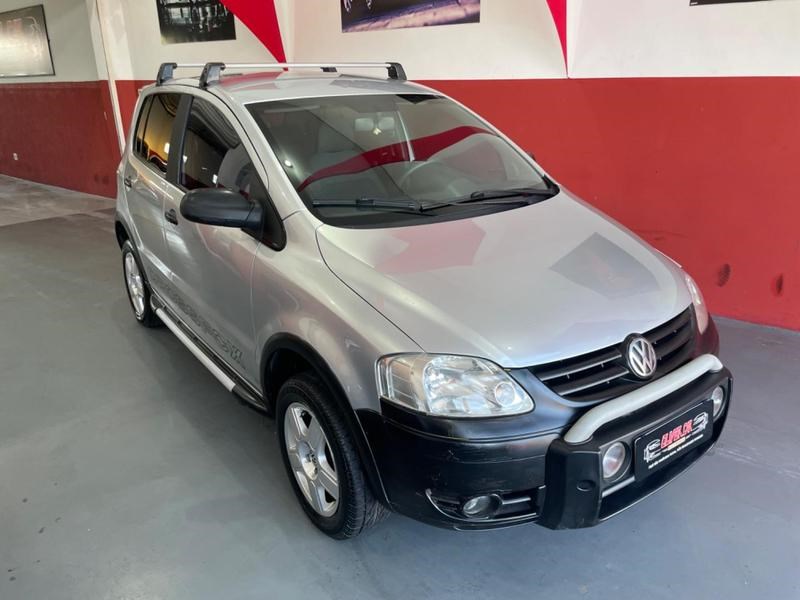 //www.autoline.com.br/carro/volkswagen/crossfox-16-8v-flex-4p-manual/2006/sao-paulo-sp/23631088