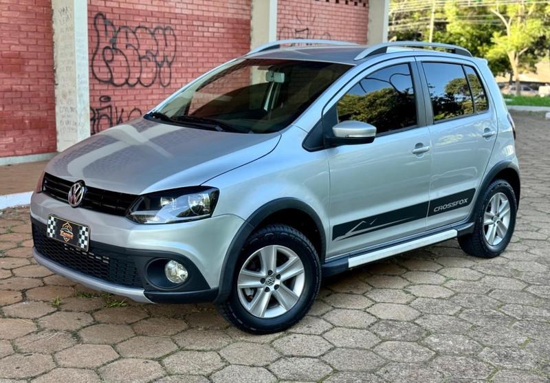 //www.autoline.com.br/carro/volkswagen/crossfox-16-8v-flex-4p-manual/2011/jatai-go/23748360