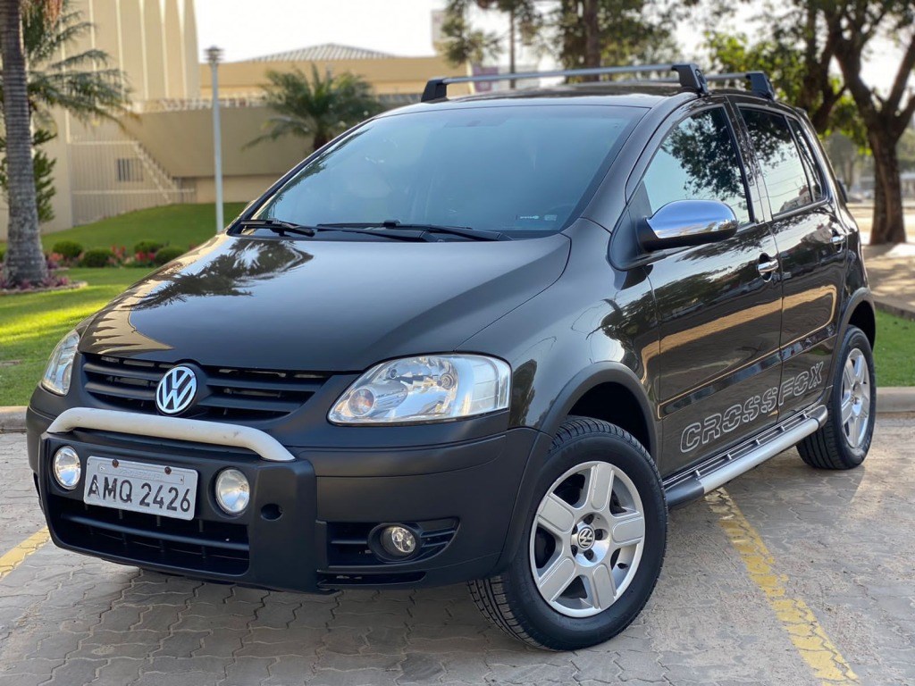 //www.autoline.com.br/carro/volkswagen/crossfox-16-8v-flex-4p-manual/2005/cascavel-pr/23901939