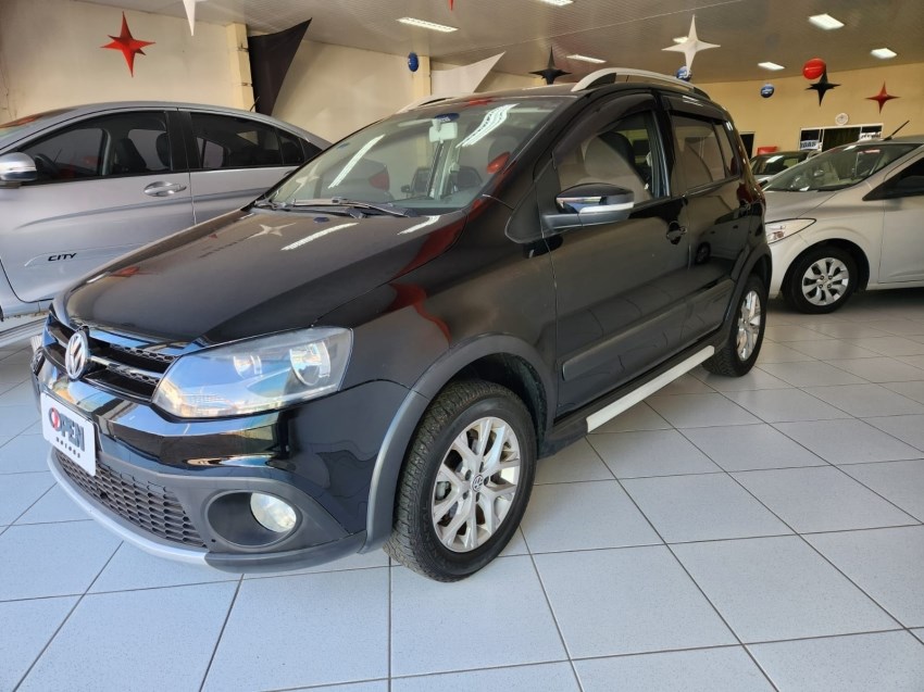 //www.autoline.com.br/carro/volkswagen/crossfox-16-8v-flex-4p-manual/2013/cosmopolis-sp/24240306