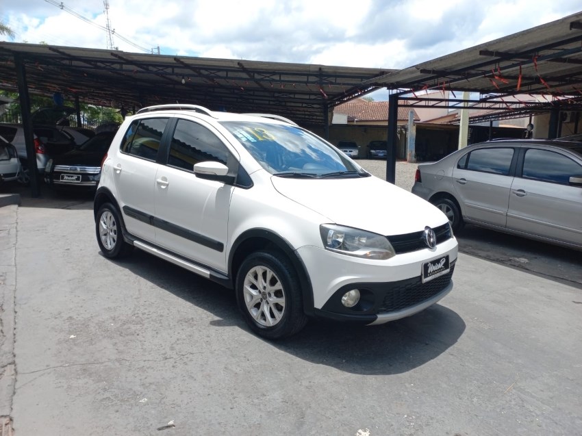 //www.autoline.com.br/carro/volkswagen/crossfox-16-8v-flex-4p-manual/2013/telemaco-borba-pr/24593544