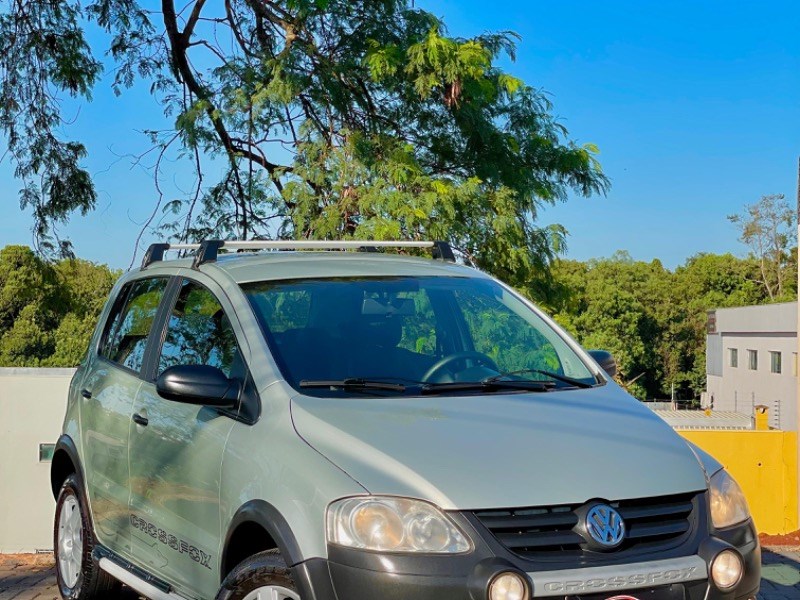 //www.autoline.com.br/carro/volkswagen/crossfox-16-8v-flex-4p-manual/2009/cascavel-pr/24625752