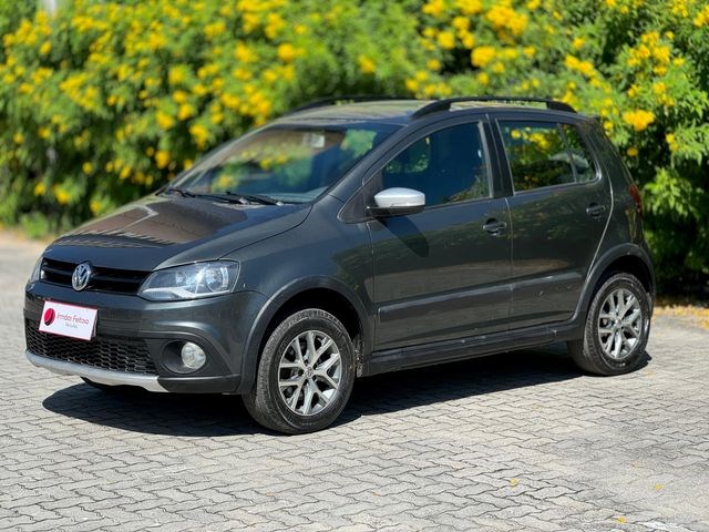 //www.autoline.com.br/carro/volkswagen/crossfox-16-8v-flex-4p-manual/2014/fortaleza-ce/24700056