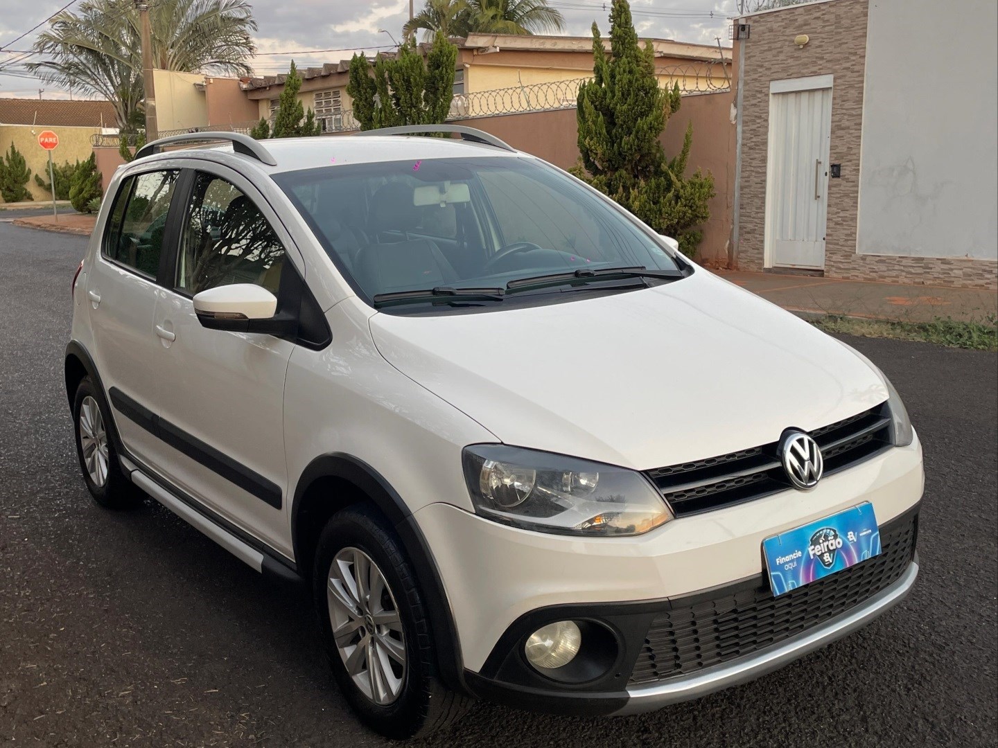 //www.autoline.com.br/carro/volkswagen/crossfox-16-8v-flex-4p-i-motion/2013/ribeirao-preto-sp/24719639