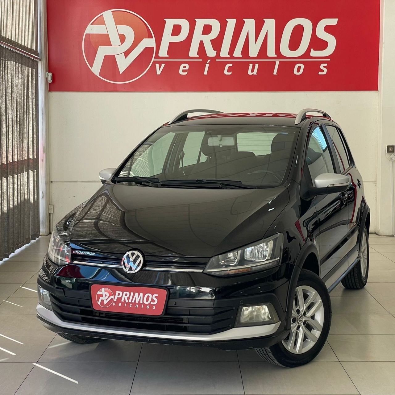 //www.autoline.com.br/carro/volkswagen/crossfox-16-16v-flex-4p-manual/2015/paulo-lopes-sc/24807694