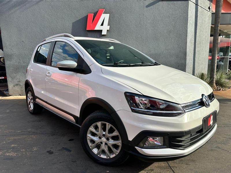 //www.autoline.com.br/carro/volkswagen/crossfox-16-16v-flex-4p-manual/2016/campo-grande-ms/24897667