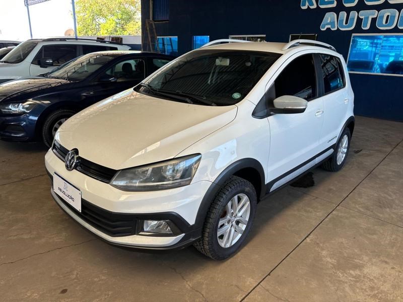 //www.autoline.com.br/carro/volkswagen/crossfox-16-16v-flex-4p-i-motion/2015/campo-grande-ms/24923077