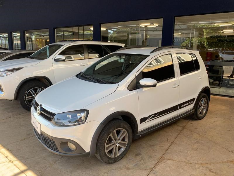 //www.autoline.com.br/carro/volkswagen/crossfox-16-8v-flex-4p-manual/2011/campo-grande-ms/24923237
