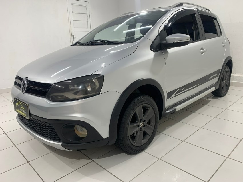 //www.autoline.com.br/carro/volkswagen/crossfox-16-8v-flex-4p-manual/2011/curitiba-pr/24984812