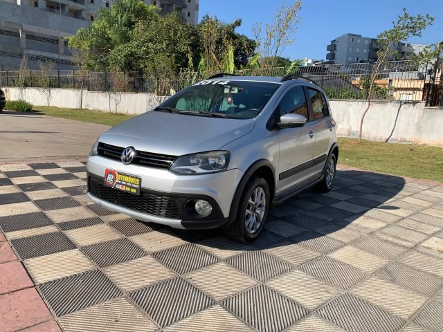 //www.autoline.com.br/carro/volkswagen/crossfox-16-8v-flex-4p-manual/2014/barueri-sp/25018322