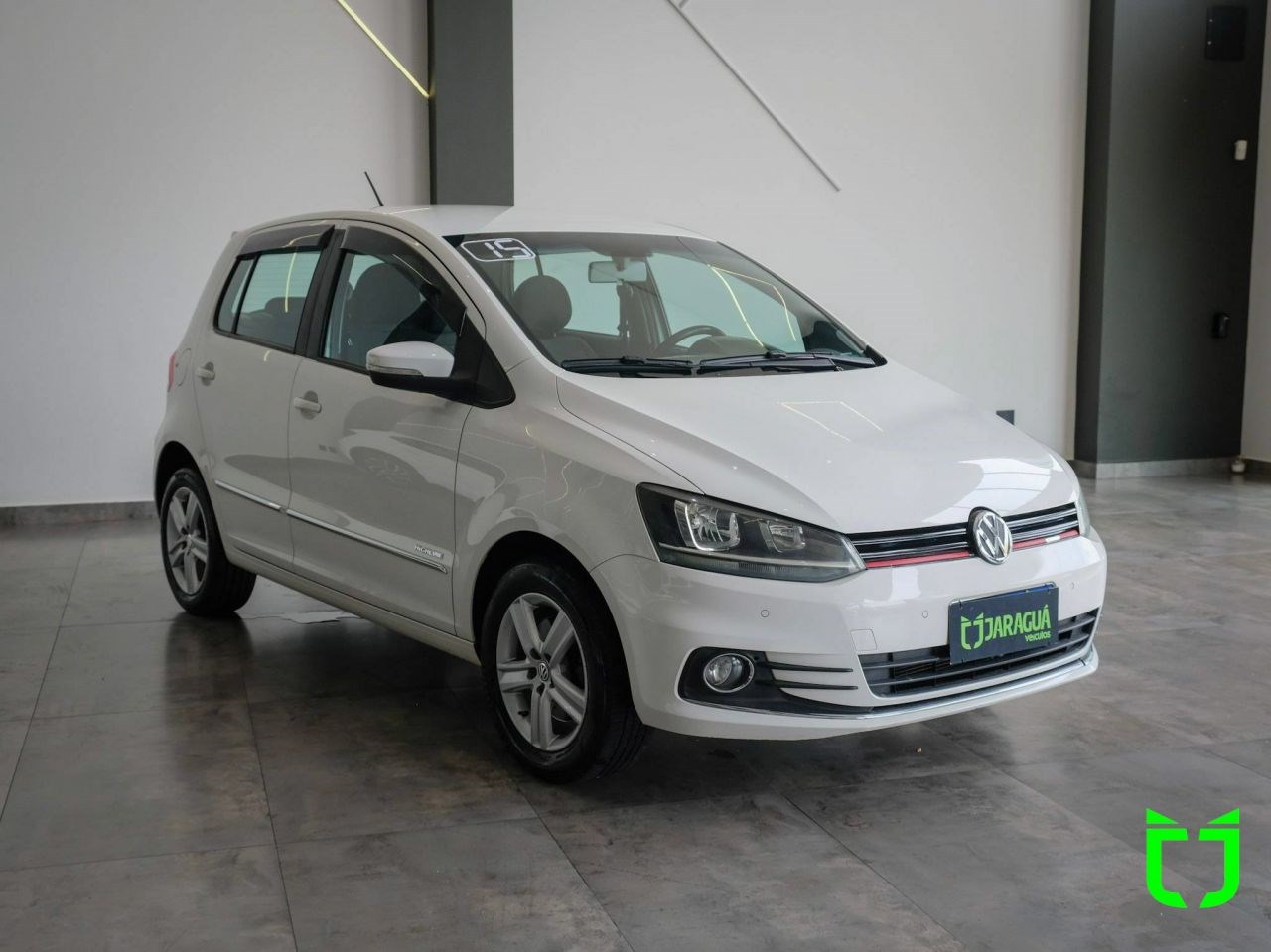 //www.autoline.com.br/carro/volkswagen/fox-16-highline-16v-flex-4p-manual/2015/rio-claro-sp/22669535