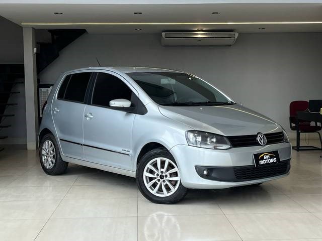 //www.autoline.com.br/carro/volkswagen/fox-16-highline-8v-flex-4p-manual/2014/cuiaba-mt/23594143