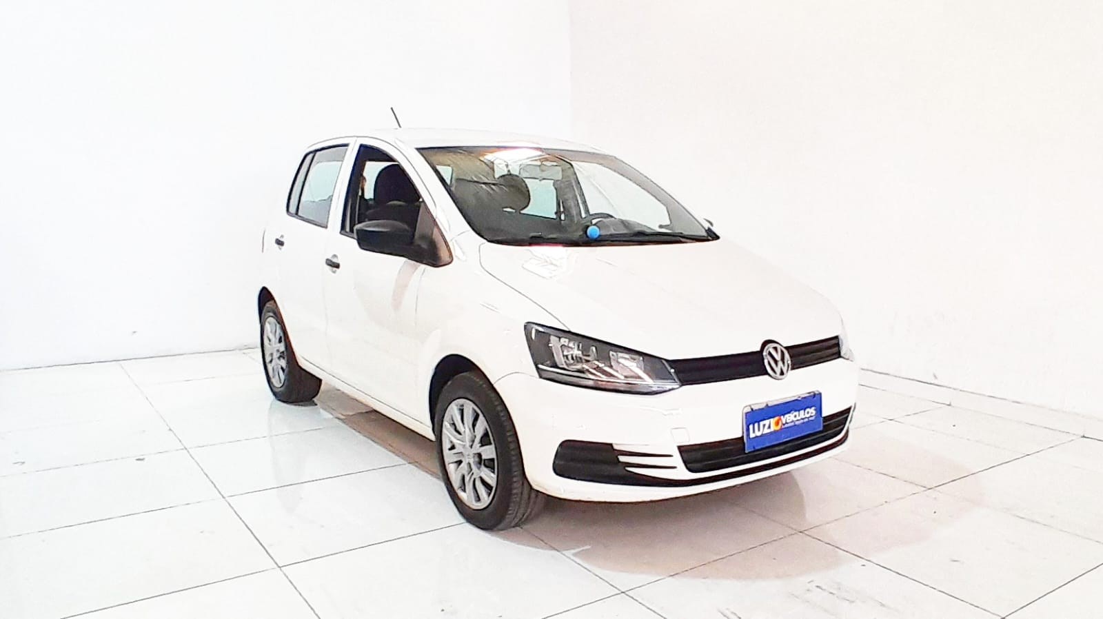 //www.autoline.com.br/carro/volkswagen/fox-10-trendline-12v-flex-4p-manual/2017/campinas-sp/23842882