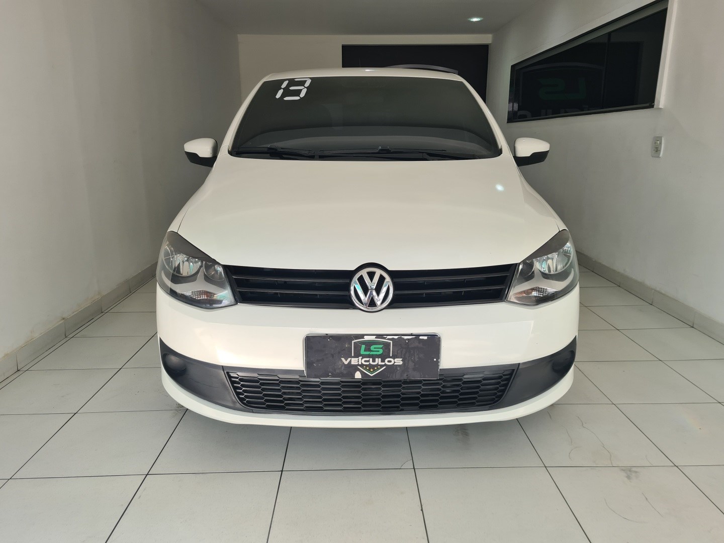 //www.autoline.com.br/carro/volkswagen/fox-16-8v-flex-4p-manual/2013/araruama-rj/23855849