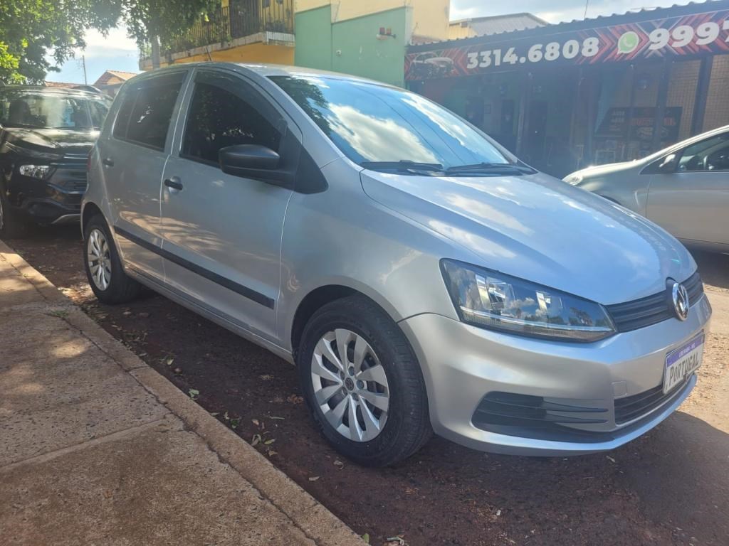 //www.autoline.com.br/carro/volkswagen/fox-10-tec-trendline-8v-flex-4p-manual/2015/uberaba-mg/23877774