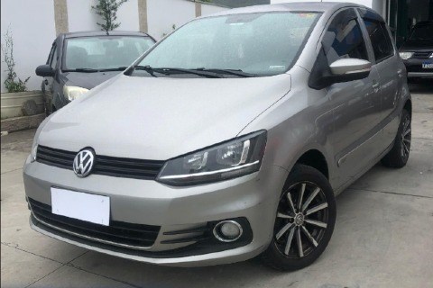 //www.autoline.com.br/carro/volkswagen/fox-16-trendline-8v-flex-4p-manual/2017/caraguatatuba-sp/23938620
