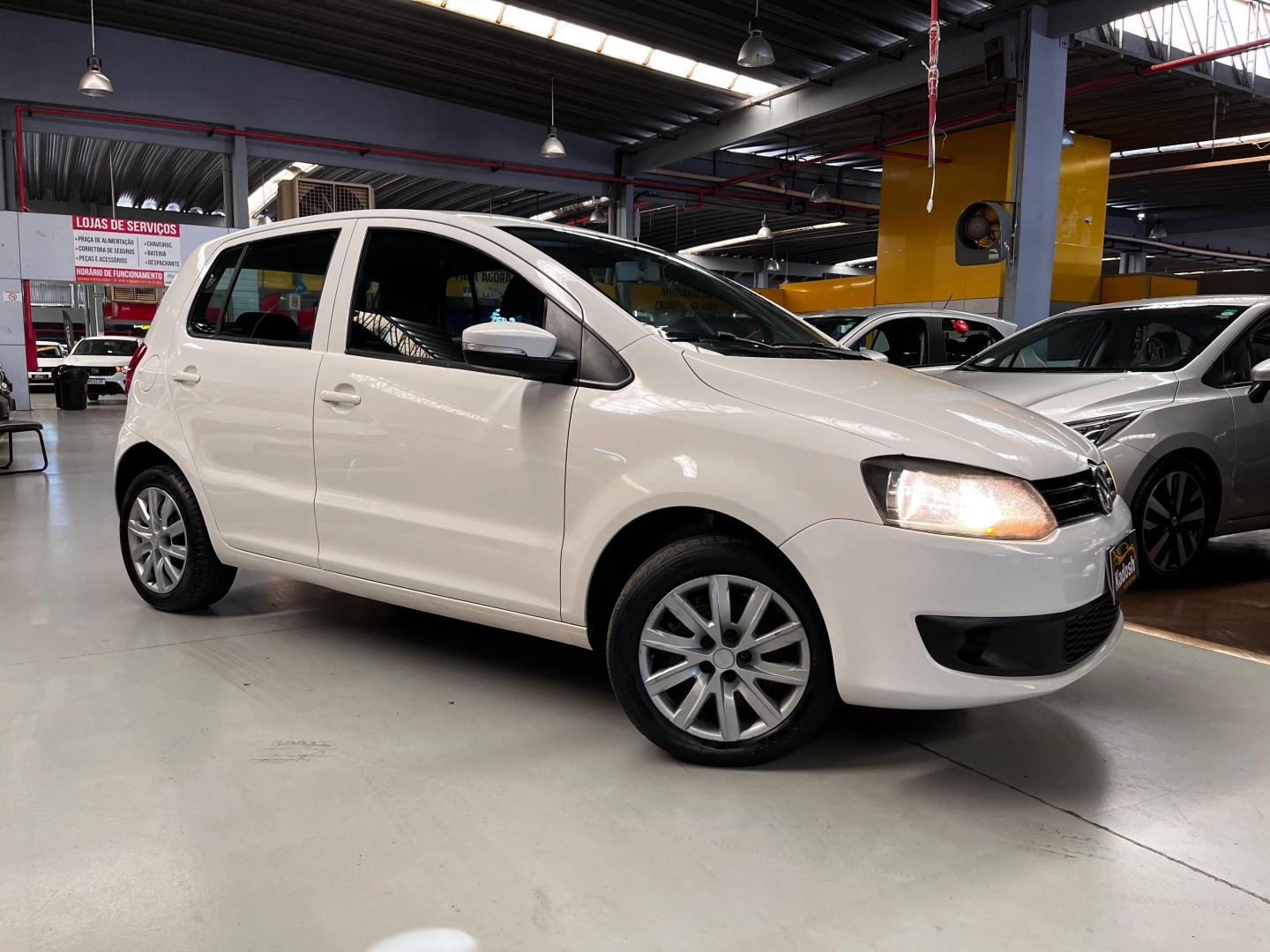 //www.autoline.com.br/carro/volkswagen/fox-16-8v-flex-4p-manual/2013/cuiaba-mt/24284894