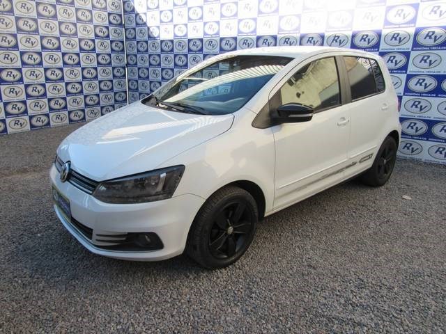 //www.autoline.com.br/carro/volkswagen/fox-16-connect-8v-flex-4p-manual/2021/cacoal-ro/24303040