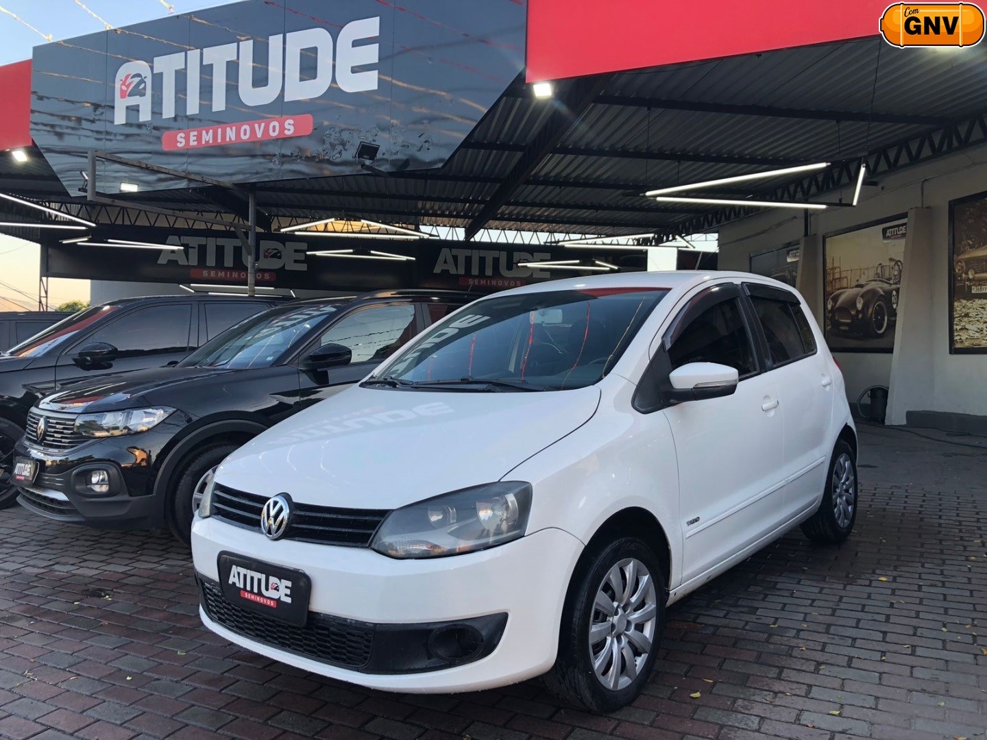 //www.autoline.com.br/carro/volkswagen/fox-10-tec-8v-flex-4p-manual/2014/rio-de-janeiro-rj/24323330