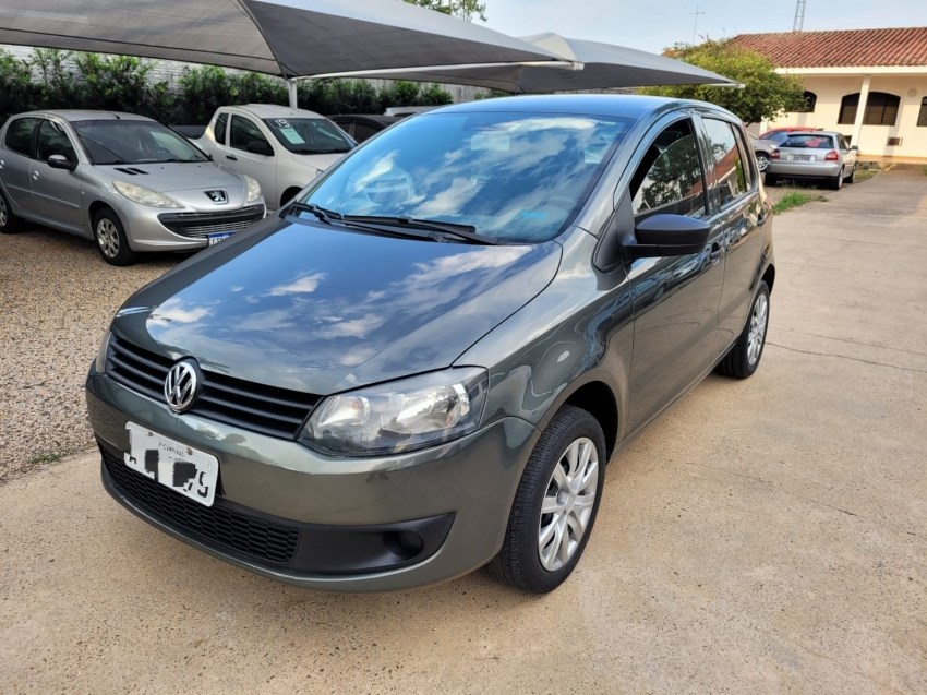 //www.autoline.com.br/carro/volkswagen/fox-10-tec-8v-flex-4p-manual/2014/campinas-sp/24464454