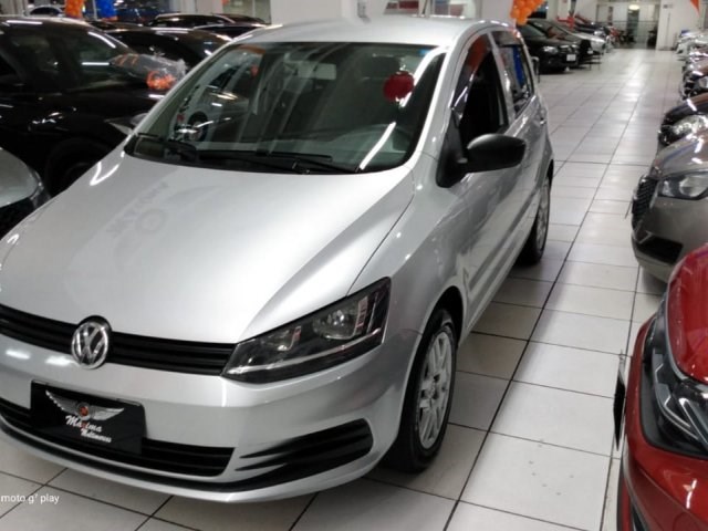 //www.autoline.com.br/carro/volkswagen/fox-16-trendline-8v-flex-4p-manual/2015/osasco-sp/24684416