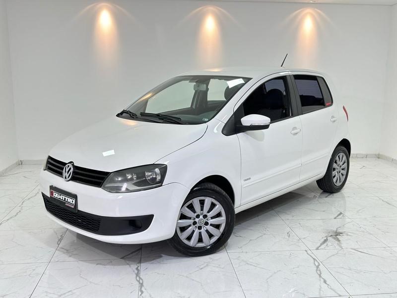 //www.autoline.com.br/carro/volkswagen/fox-16-8v-flex-4p-manual/2014/curitiba-pr/24878775