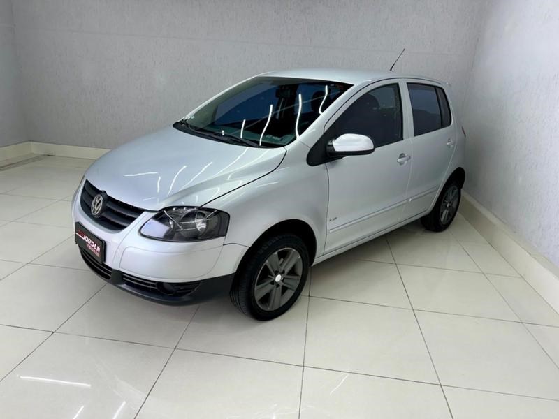 //www.autoline.com.br/carro/volkswagen/fox-16-plus-8v-flex-4p-manual/2009/curitiba-pr/24909167