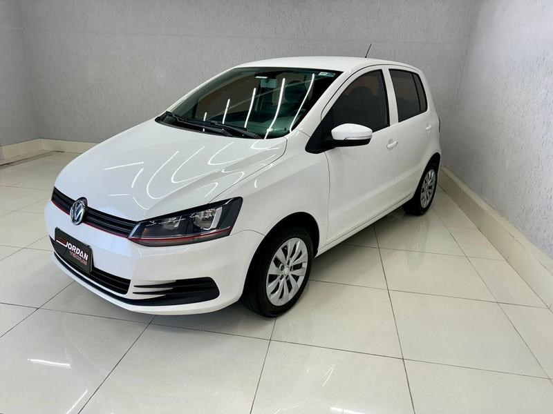 //www.autoline.com.br/carro/volkswagen/fox-16-trendline-8v-flex-4p-manual/2017/curitiba-pr/24909201