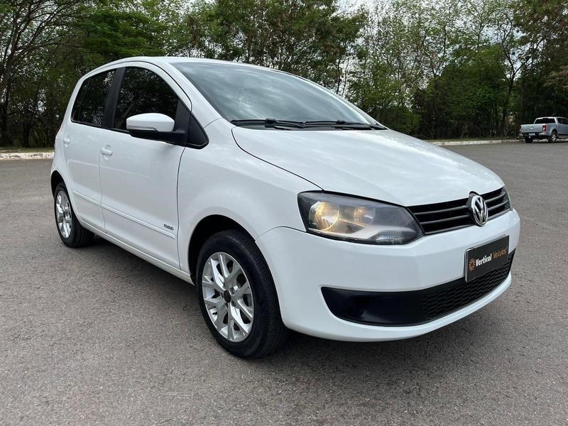 //www.autoline.com.br/carro/volkswagen/fox-16-8v-flex-4p-manual/2013/brasilia-df/24915765