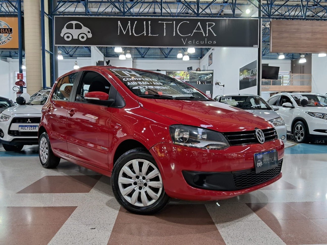 //www.autoline.com.br/carro/volkswagen/fox-16-highline-8v-flex-4p-manual/2014/santo-andre-sp/24940921