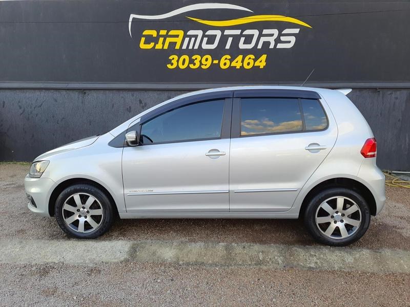 //www.autoline.com.br/carro/volkswagen/fox-16-comfortline-8v-flex-4p-i-motion/2016/curitiba-pr/24949721