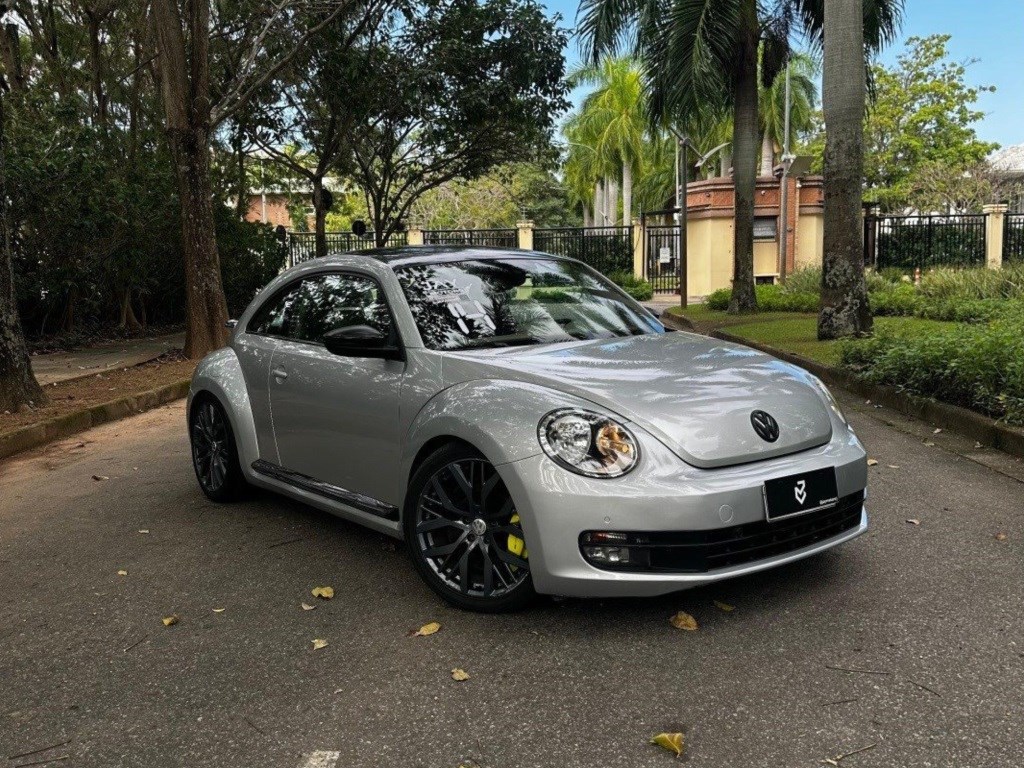 //www.autoline.com.br/carro/volkswagen/fusca-20-hatch-tsi-16v-gasolina-2p-turbo-dsg/2014/rio-de-janeiro-rj/24821081