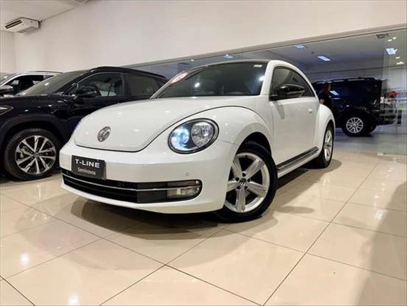 //www.autoline.com.br/carro/volkswagen/fusca-20-hatch-tsi-16v-gasolina-2p-turbo-dsg/2015/sao-paulo-sp/24915483