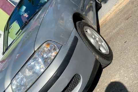 //www.autoline.com.br/carro/volkswagen/gol-10-16v-gasolina-4p-manual/2001/goiania-go/22860267