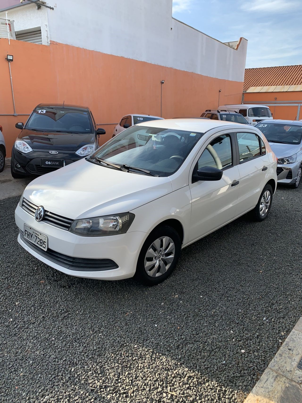 //www.autoline.com.br/carro/volkswagen/gol-16-8v-flex-4p-manual/2013/limeira-sp/23425769