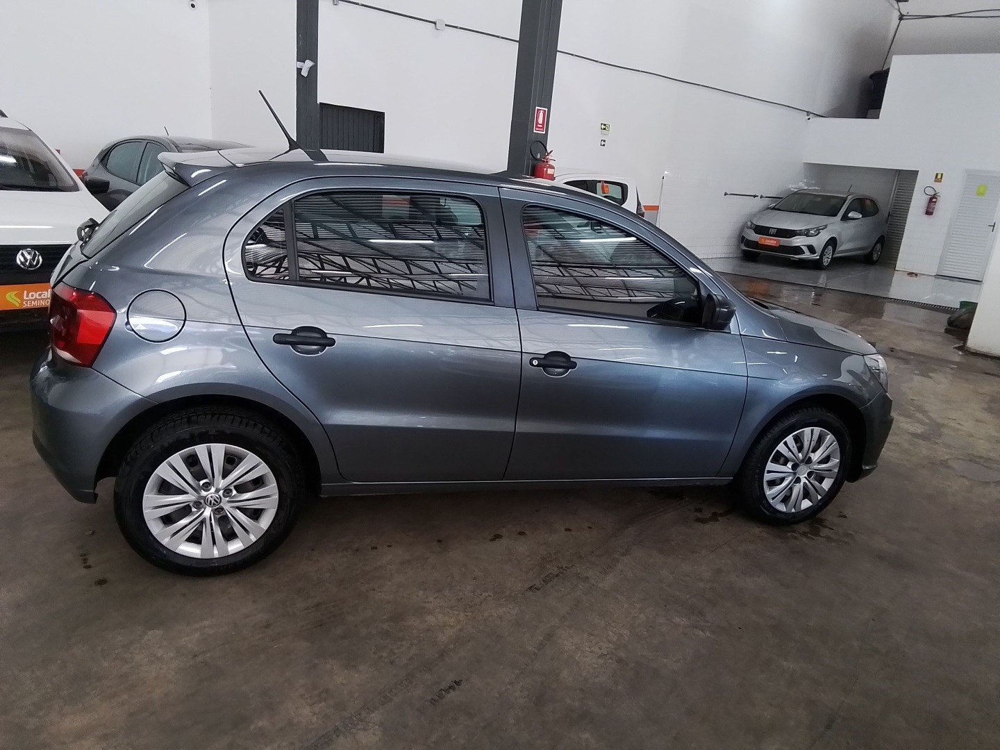 //www.autoline.com.br/carro/volkswagen/gol-16-8v-flex-4p-manual/2022/goiania-go/24445517