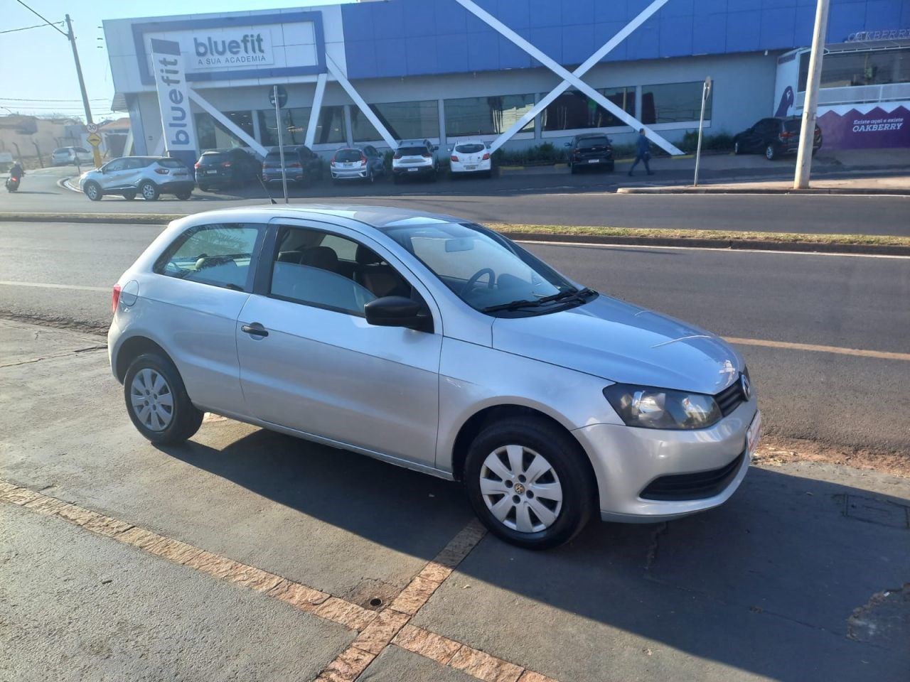 //www.autoline.com.br/carro/volkswagen/gol-10-tec-city-8v-flex-2p-manual/2015/piracicaba-sp/24933428