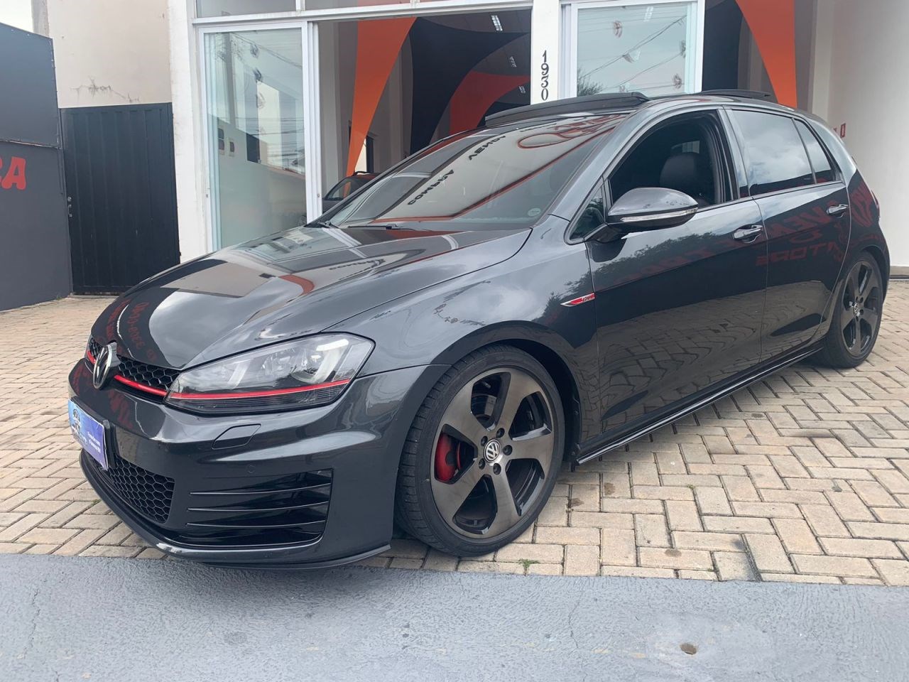 //www.autoline.com.br/carro/volkswagen/golf-20-gti-16v-gasolina-4p-turbo-dsg/2017/vinhedo-sp/23570678