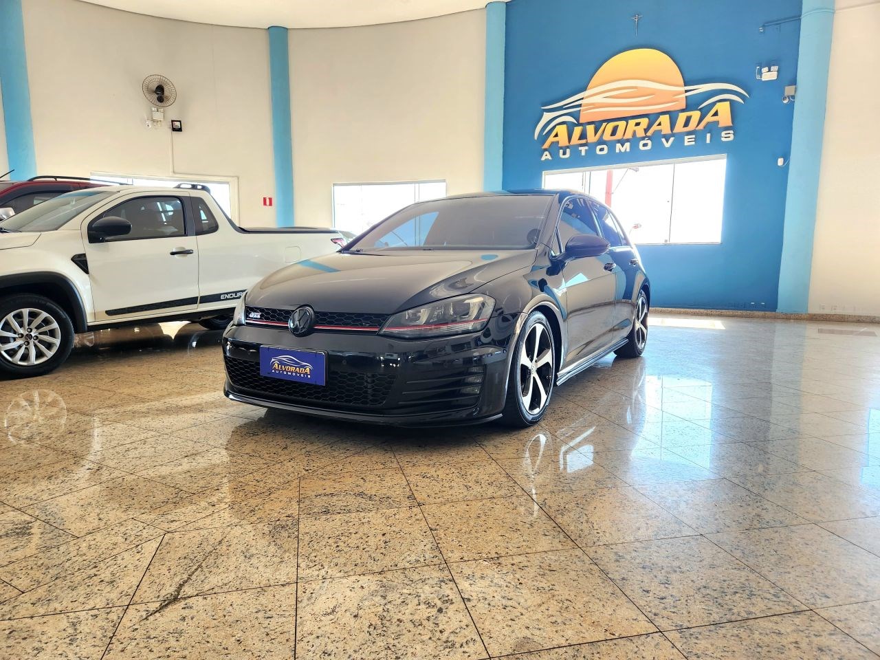 //www.autoline.com.br/carro/volkswagen/golf-20-tsi-gti-16v-gasolina-4p-turbo-dsg/2014/nova-odessa-sp/23683561
