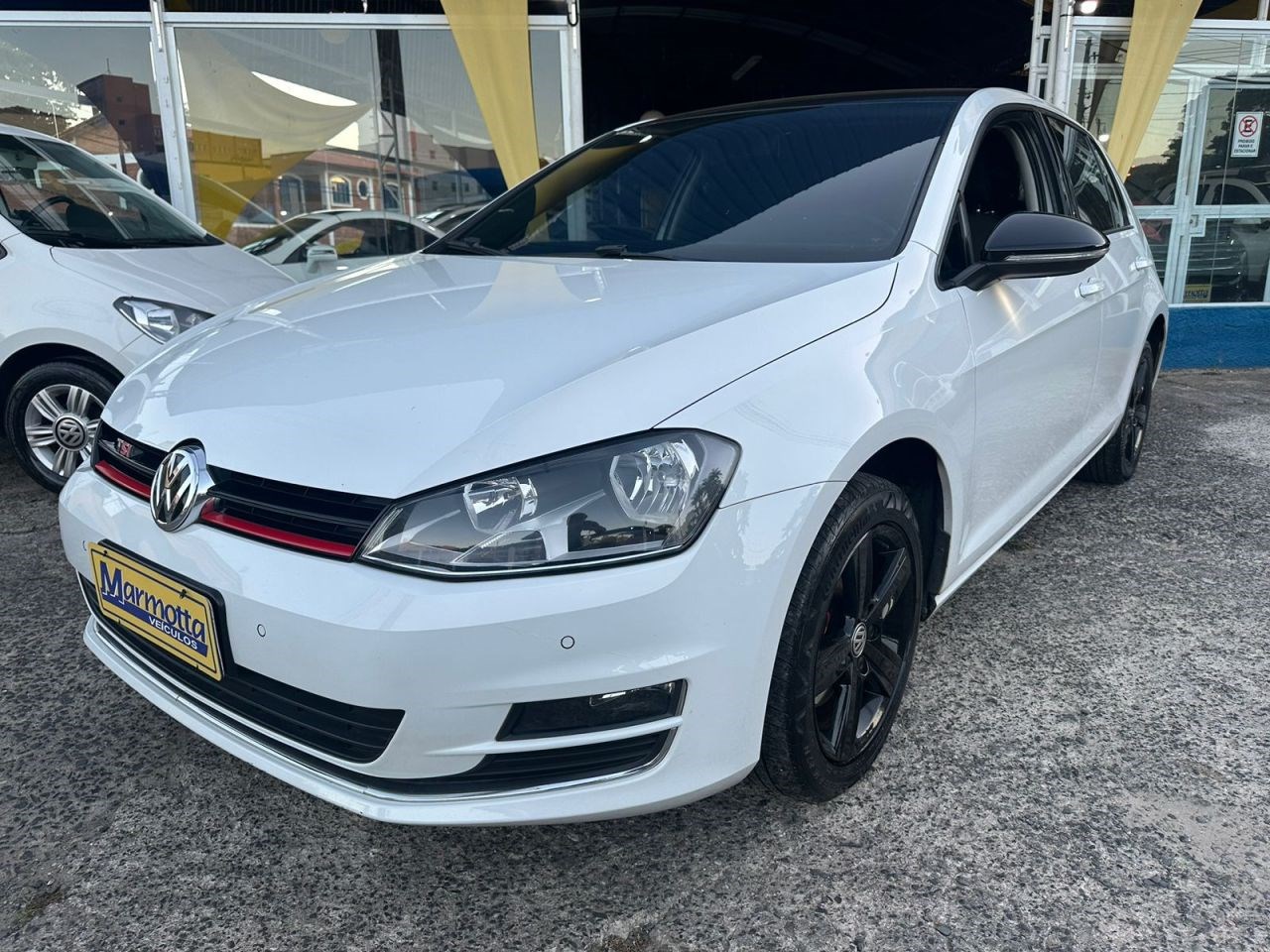 //www.autoline.com.br/carro/volkswagen/golf-14-tsi-bluemotion-highline-16v-gasolina-4p-tu/2015/amparo-sp/23761837