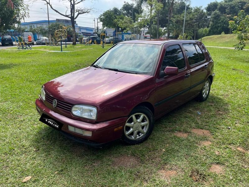 //www.autoline.com.br/carro/volkswagen/golf-20-glx-8v-gasolina-4p-manual/1998/sao-jose-dos-campos-sp/23864366