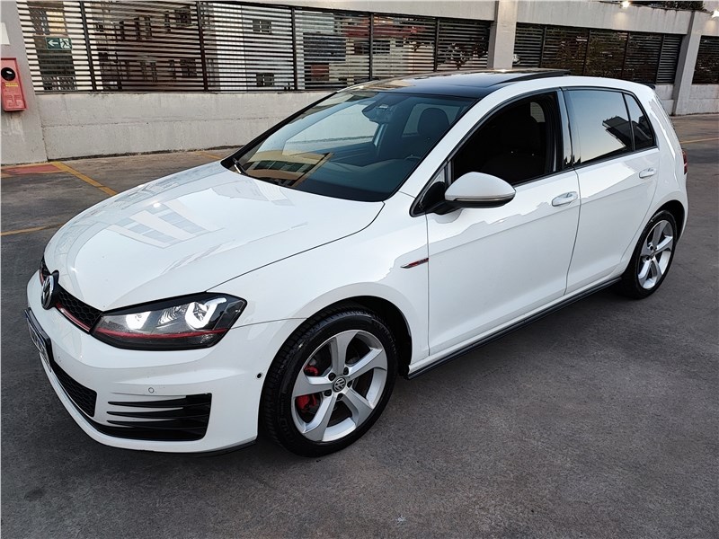 //www.autoline.com.br/carro/volkswagen/golf-20-tsi-gti-16v-gasolina-4p-turbo-dsg/2014/belo-horizonte-mg/23959472